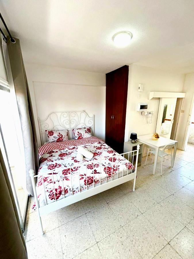 Central Comfort Studio Larnaca Exterior foto