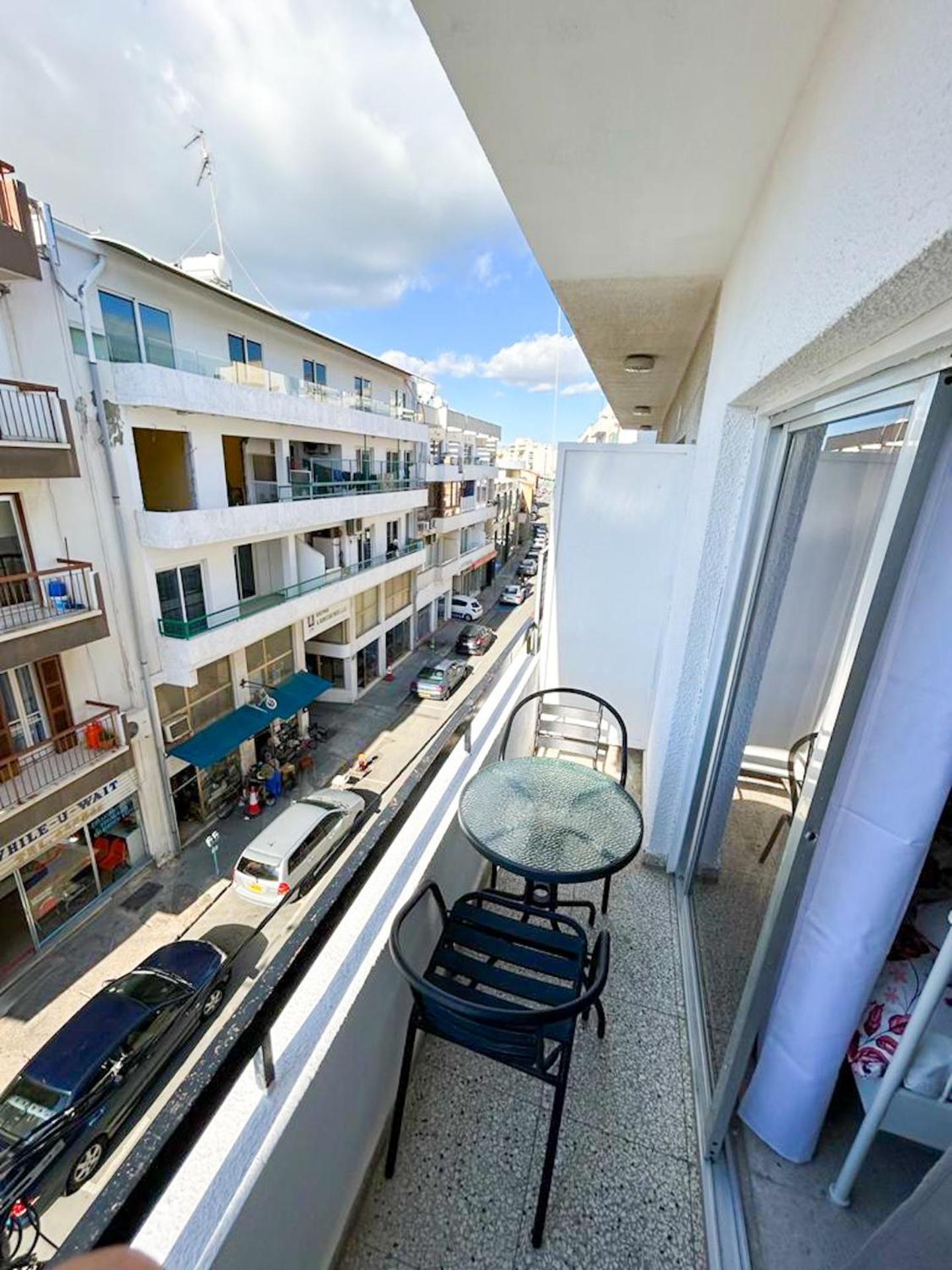 Central Comfort Studio Larnaca Exterior foto